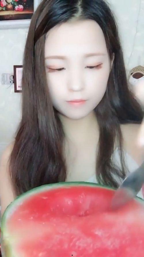 mc吃瓜小姐姐,揭秘游戏圈幕后故事